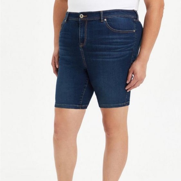 TORRID Midfit Bermuda shorts - Picture 6 of 6